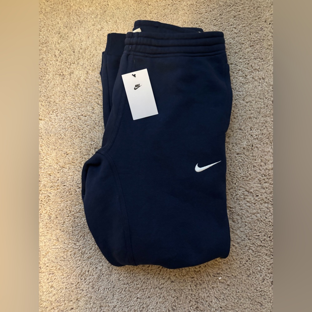 Nike Men’s Club Fleece Sportswear Navy Sweatpants M NEW
